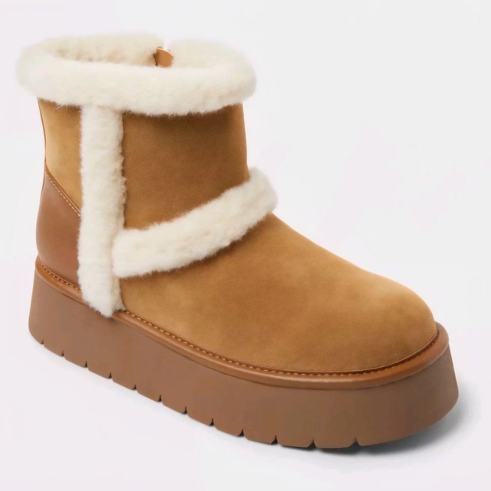 Women's Luma Boots Size 10